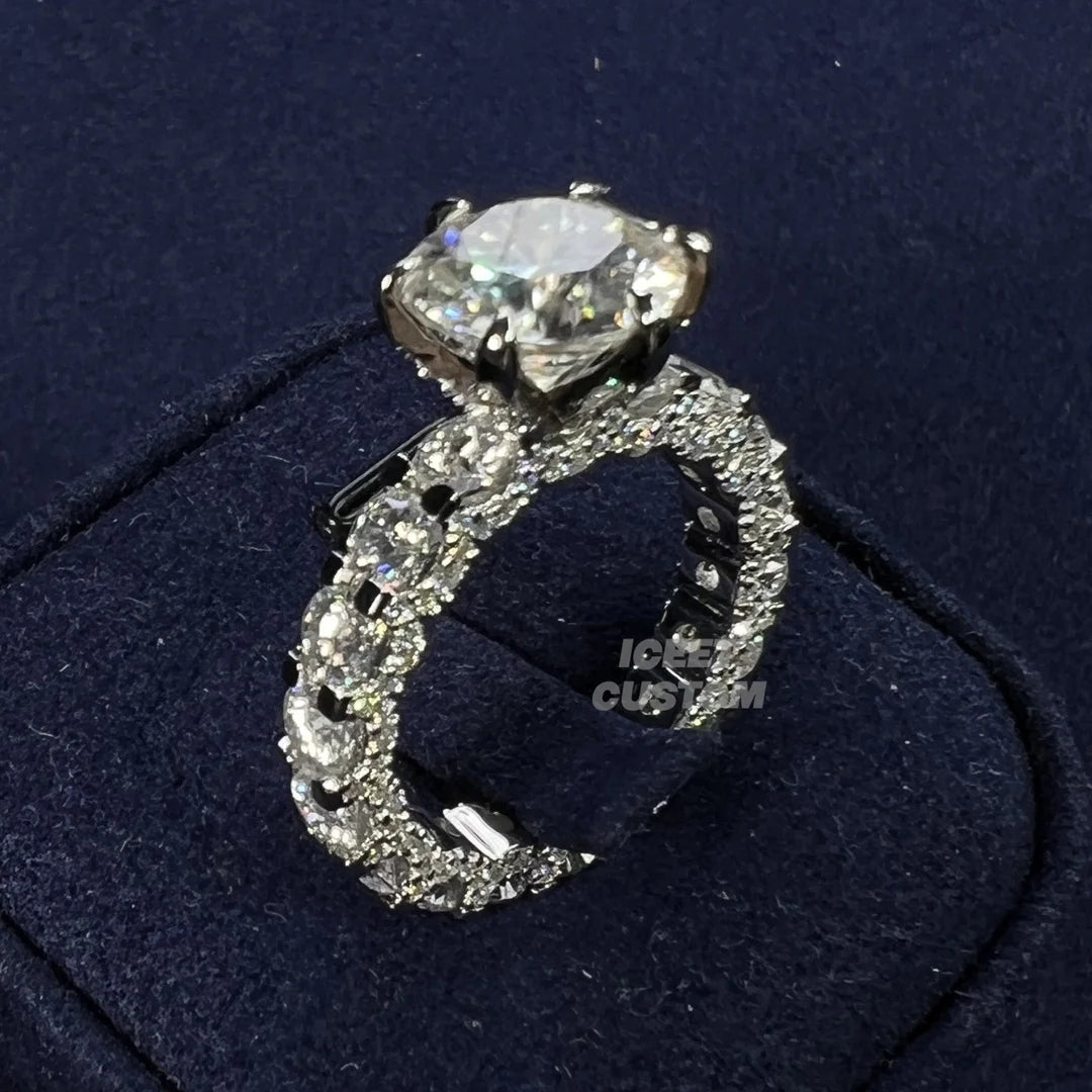 CUSTOM DELICATE DIVA ENGAGEMENT RING