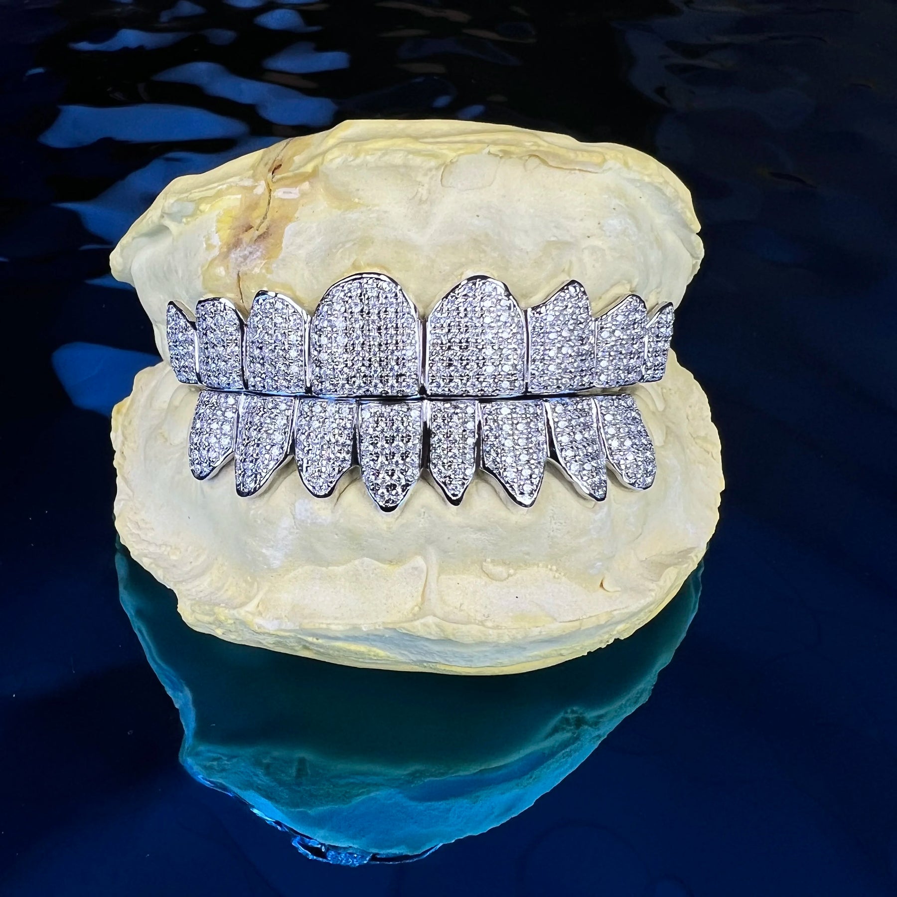 CUSTOM FULLY ICEDOUT GRILLZ